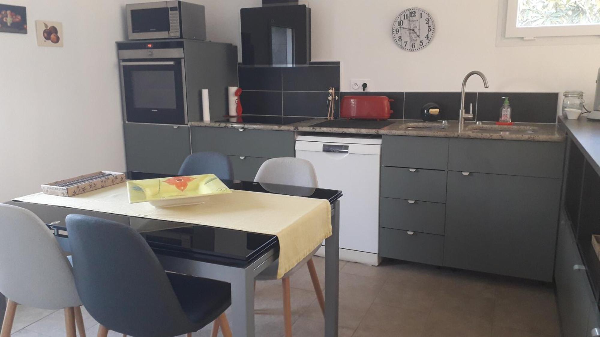 L' Abri Du Saule Holiday home Aussillon
